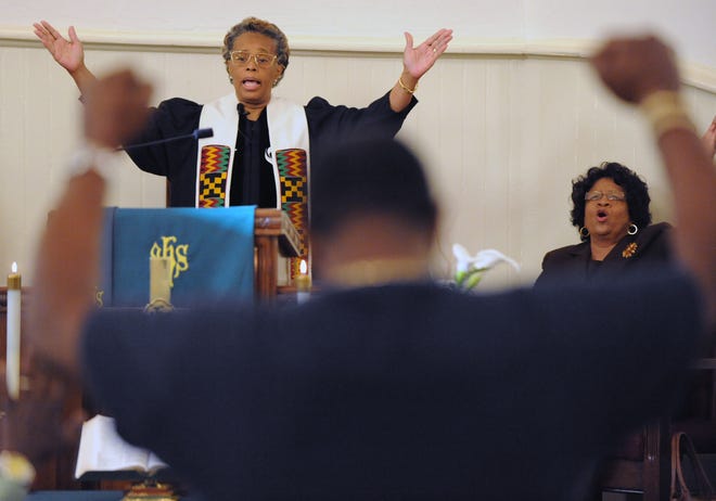 Rev. Geraldine Thompson speaks during the annual Dr. Martin Luther King, Jr. Commemorative Worship Service presented by Alpha Phi Alpha Fraternity, Inc. at Mount Pleasant United Methodist Church in Gainesville, Fla. on Sunday, Jan. 15, 2012. (Steven H. Keys/Correspondent)